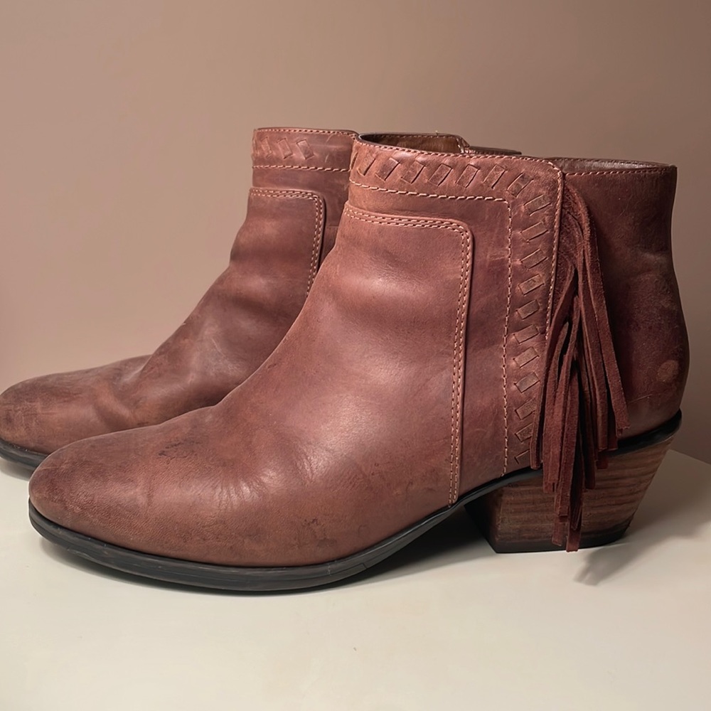 Clark's Low-Heeled Brown Bootie